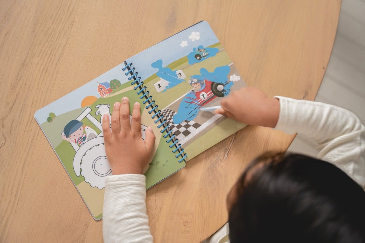Livro Scratch "Jim & Friends" - Little Dutch