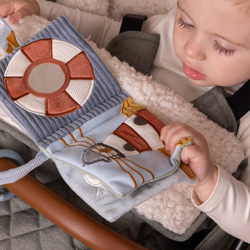 Livro Pequeno de Atividades "Sailor's Bay" Little Dutch
